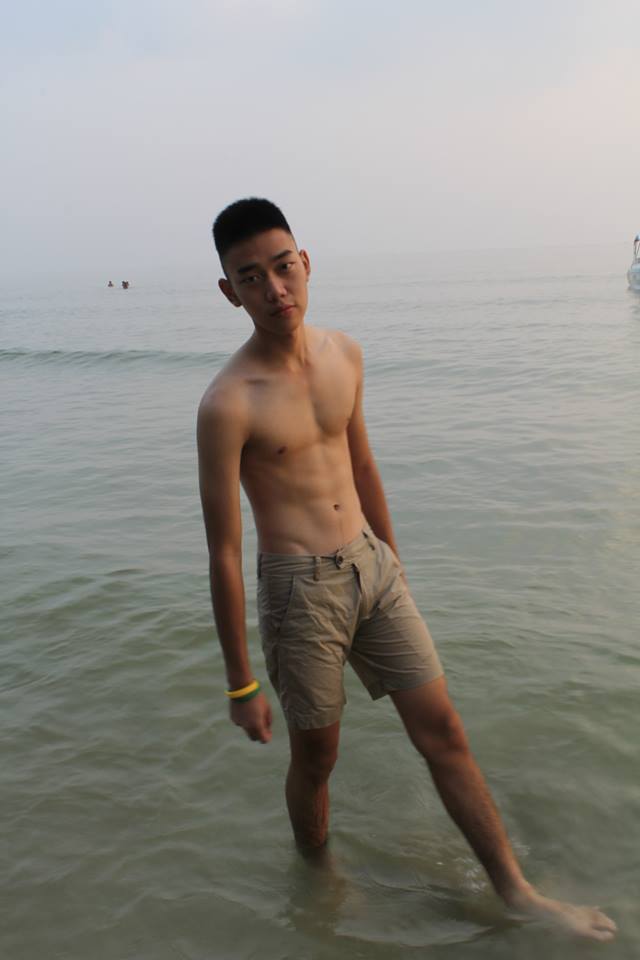 หนุ่มนักเรียนหล่อน่ารัก