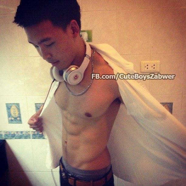 หนุ่มนักเรียนหล่อน่ารัก