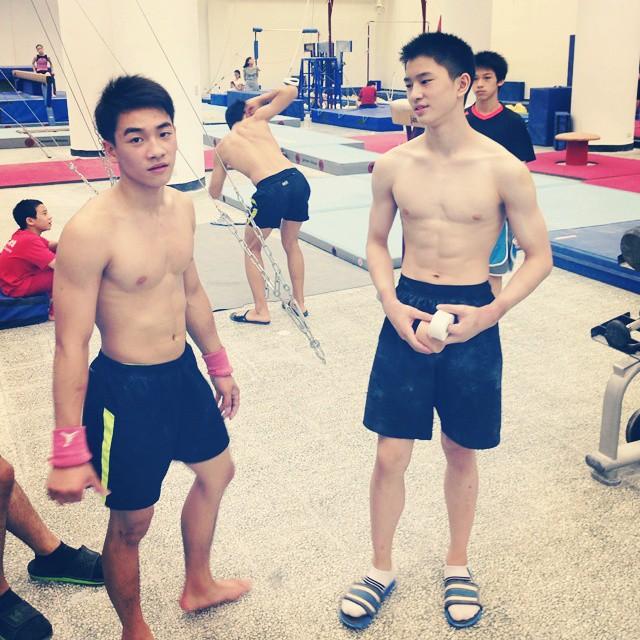 หนุ่มนักเรียนหล่อน่ารัก