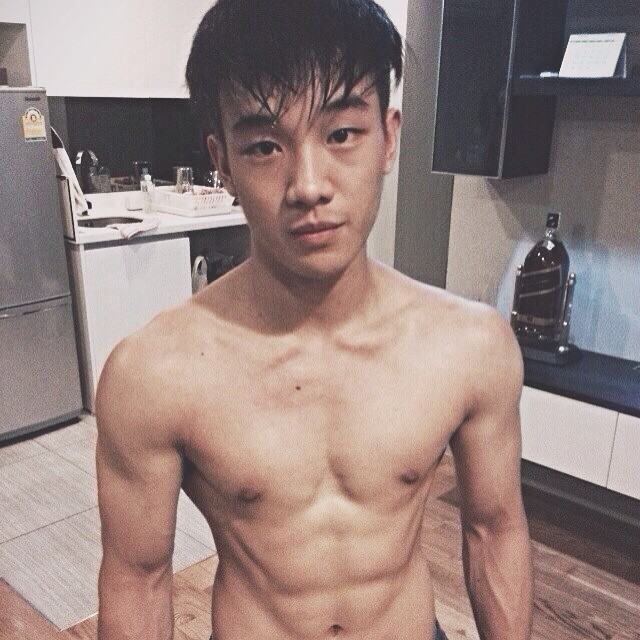 หนุ่มนักเรียนหล่อน่ารัก