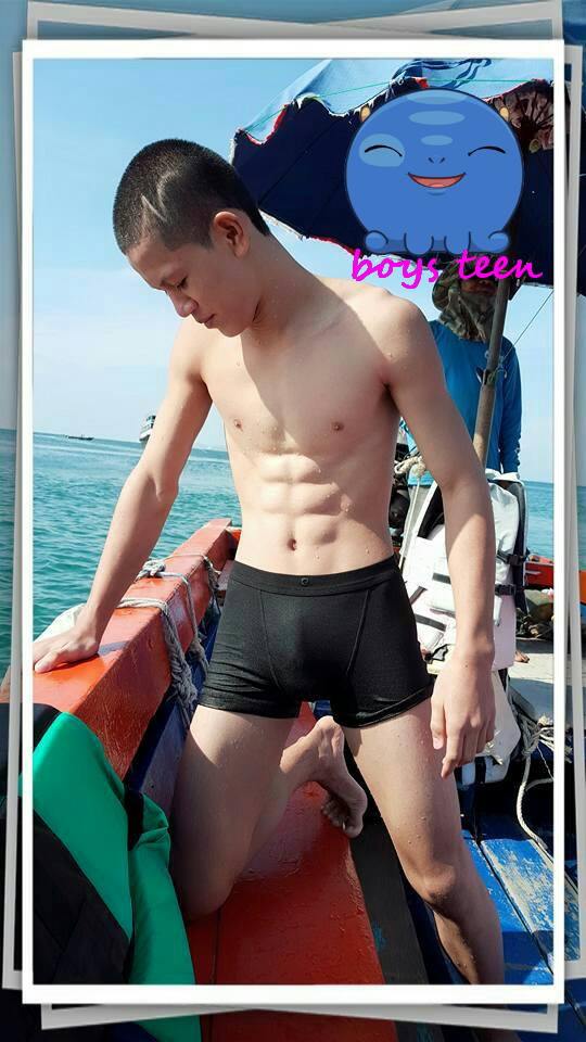 หนุ่มนักเรียนหล่อน่ารัก
