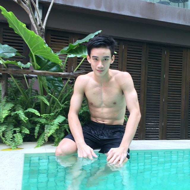 หนุ่มนักเรียนหล่อน่ารัก