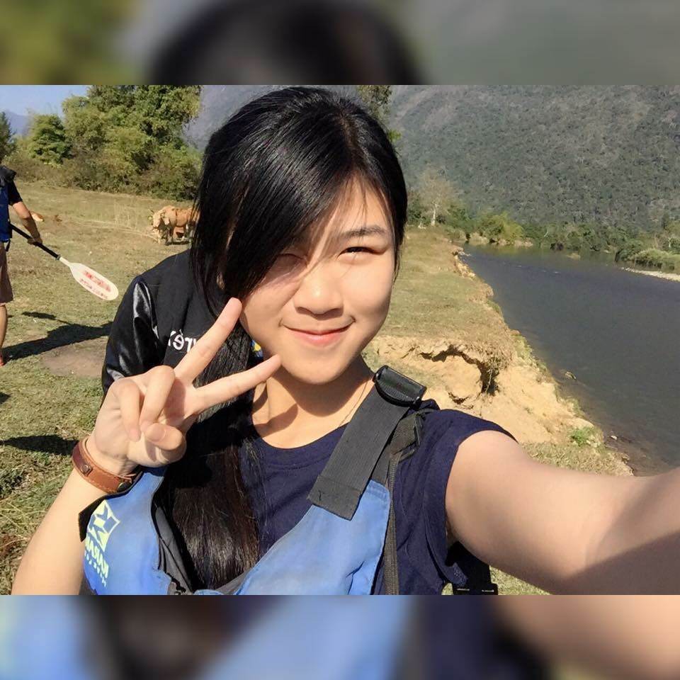 หนุ่ม สาว นักเรียน ม.7 ร.ร พอนสะหวัน ลาว