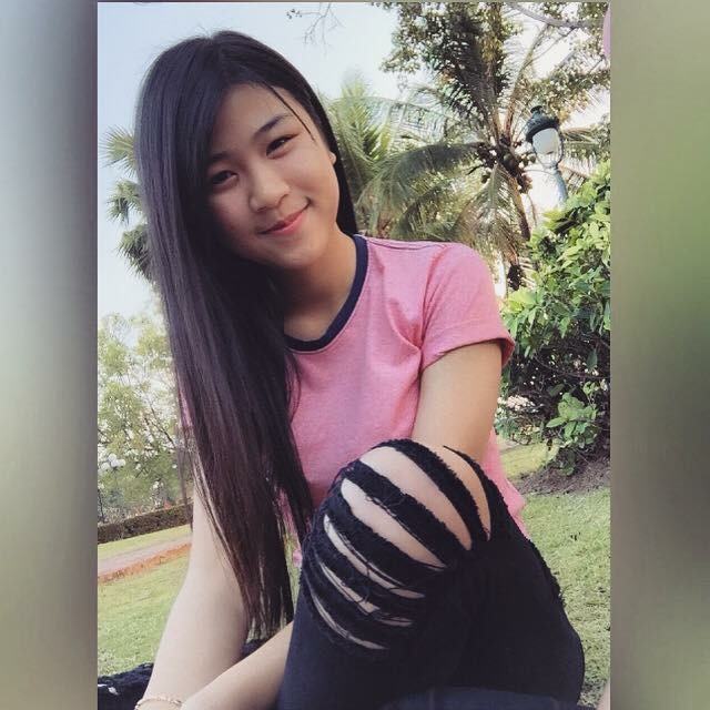 หนุ่ม สาว นักเรียน ม.7 ร.ร พอนสะหวัน ลาว