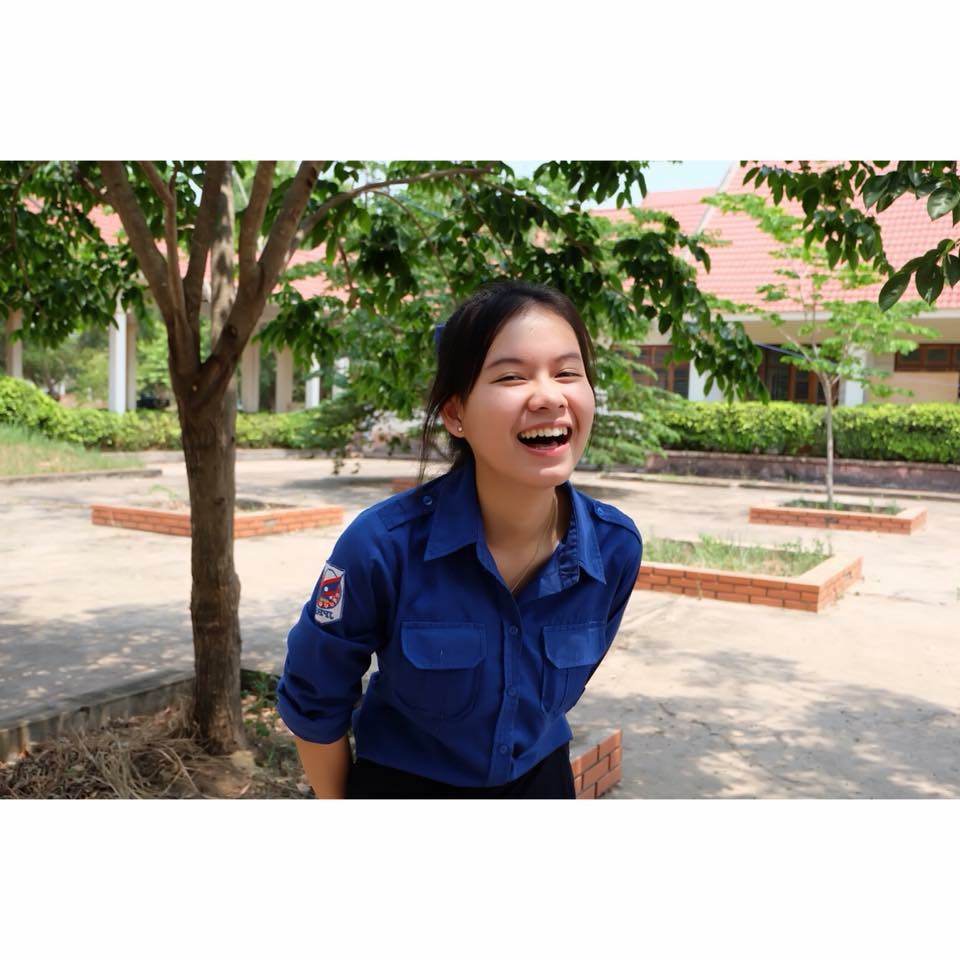 หนุ่ม สาว นักเรียน ม.7 ร.ร พอนสะหวัน ลาว
