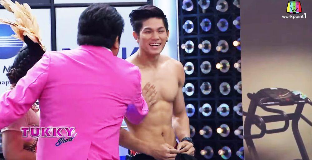 เมื่อ "เบน ชลาทิศ" ได้สัมผัสกล้ามนายเเบบหนุ่ม บอกเลย ทั้งฮา ทั้งฟิน