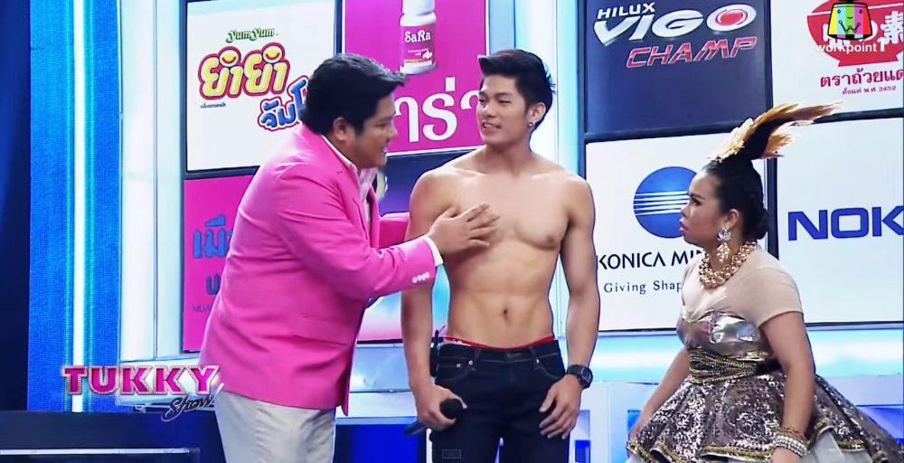 เมื่อ "เบน ชลาทิศ" ได้สัมผัสกล้ามนายเเบบหนุ่ม บอกเลย ทั้งฮา ทั้งฟิน