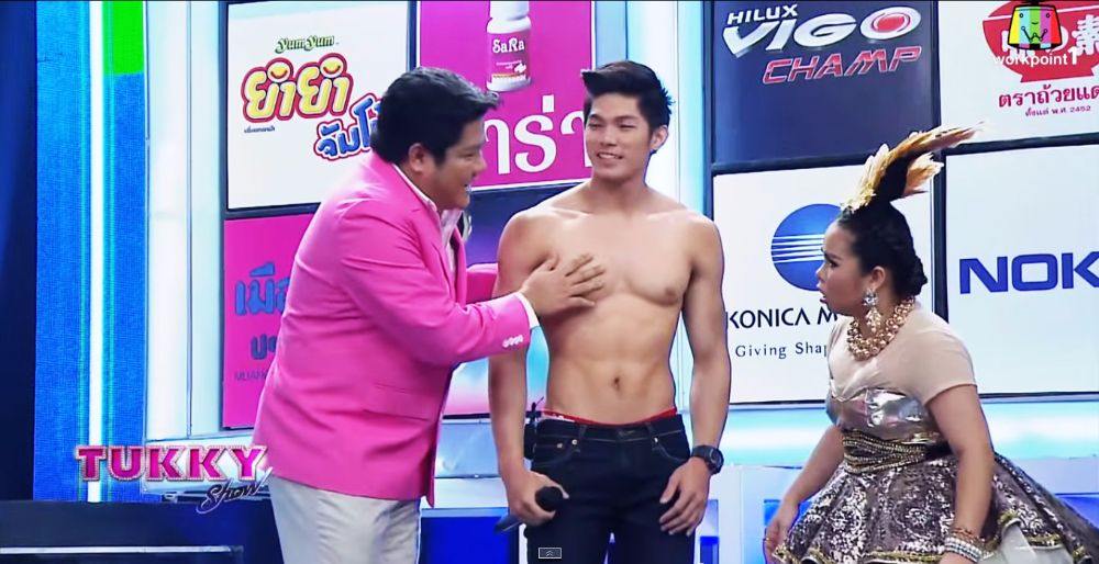 เมื่อ "เบน ชลาทิศ" ได้สัมผัสกล้ามนายเเบบหนุ่ม บอกเลย ทั้งฮา ทั้งฟิน