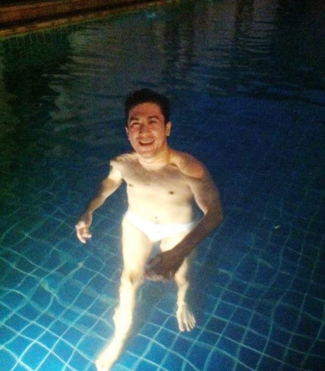 ได้ใจเต็มๆ!!! รุ่นใหญ่ขวัญใจชาวเน็ต โพสภาพเซลฟี่ อวดของใหญ่ คืนกำไรให้แฟนคลับ