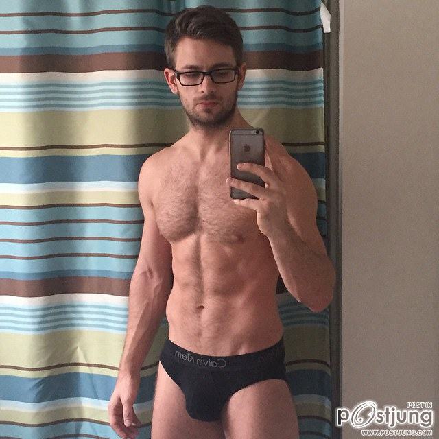 Derek Yates