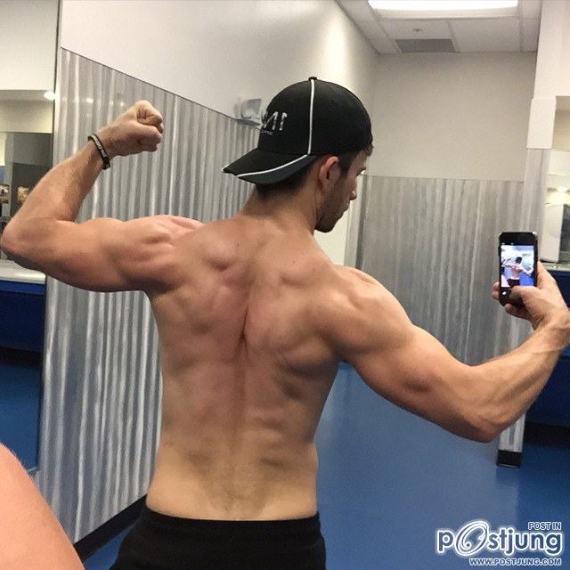 Derek Yates