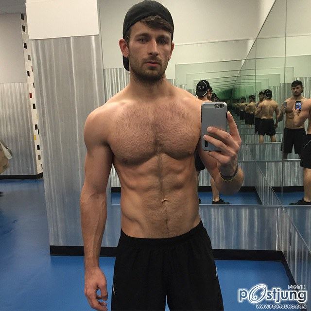 Derek Yates