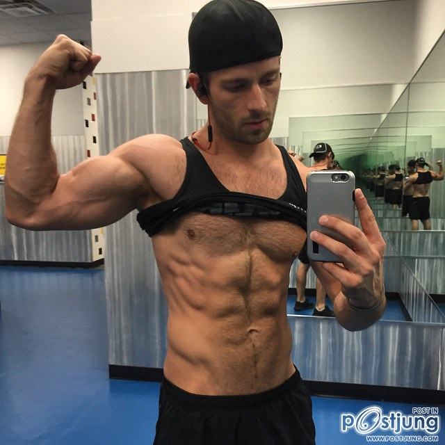 Derek Yates