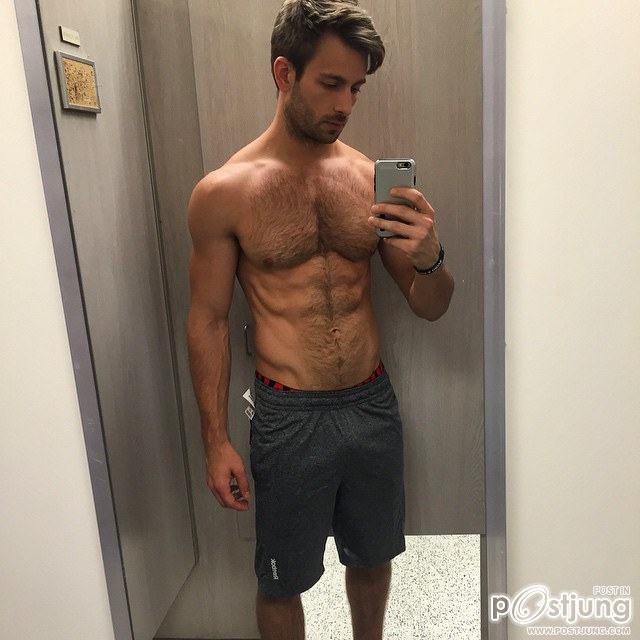 Derek Yates