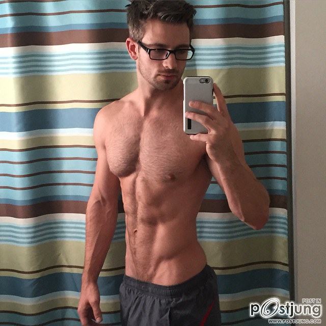 Derek Yates