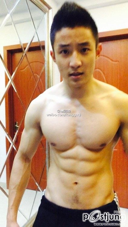 หนุ่มตี๋ @kangguqi