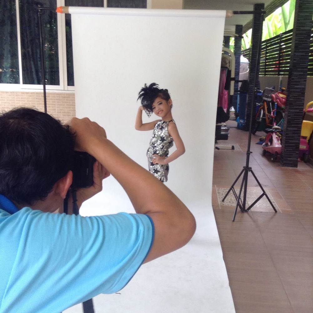 น้องเกาลัด กับ บรรยากาศถ่ายแบบ ร้านGun lae gun