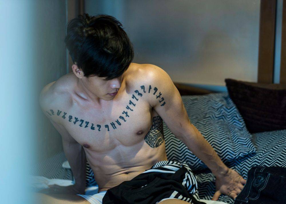 หล่อบาดใจ