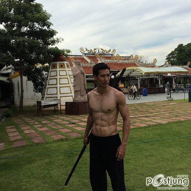 แค่...ผู้ชายถอดเสื้อ