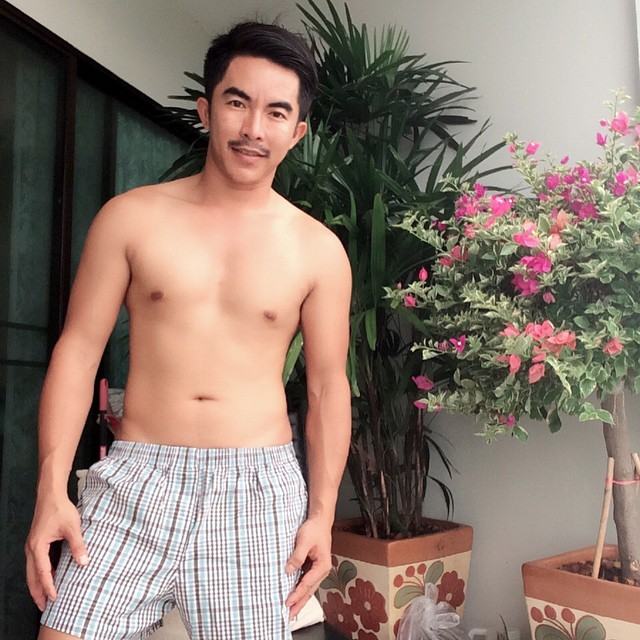 อวบอูม!!! ขวัญใจชาวเน็ต โพสรูปใส่ชุดว่ายน้ำตัวจิ๋วกับกางเกงในตัวบาง คืนกำไรแฟนคลับ