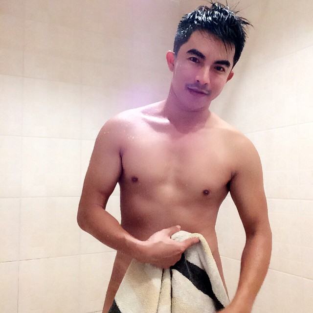 อวบอูม!!! ขวัญใจชาวเน็ต โพสรูปใส่ชุดว่ายน้ำตัวจิ๋วกับกางเกงในตัวบาง คืนกำไรแฟนคลับ