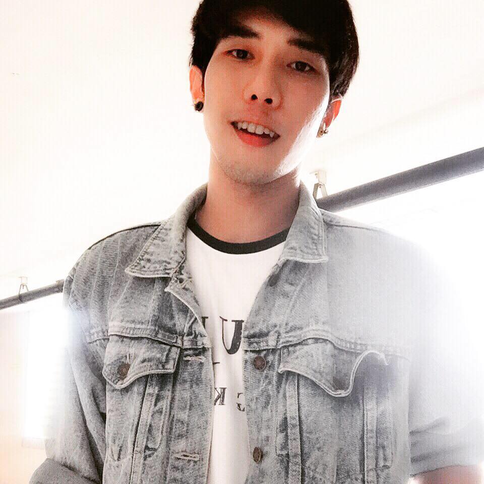 แชร์สนั่น!!! หนุ่มสถาปนิคหน้าหล่อ ซิกแพค เห็นกล้ามแล้วอยากให้มาตกแต่ง"ภายใน"