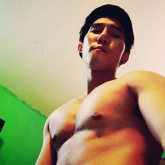 แชร์สนั่น!!! หนุ่มสถาปนิคหน้าหล่อ ซิกแพค เห็นกล้ามแล้วอยากให้มาตกแต่ง"ภายใน"