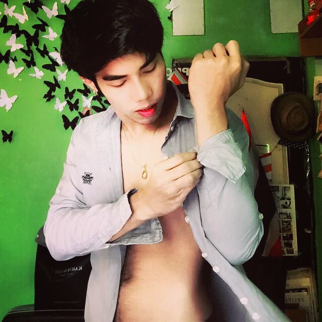 แชร์สนั่น!!! หนุ่มสถาปนิคหน้าหล่อ ซิกแพค เห็นกล้ามแล้วอยากให้มาตกแต่ง"ภายใน"