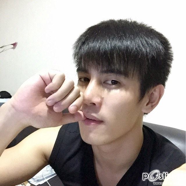 หนุ่มหน้าใส IG@AOFKORAWIT