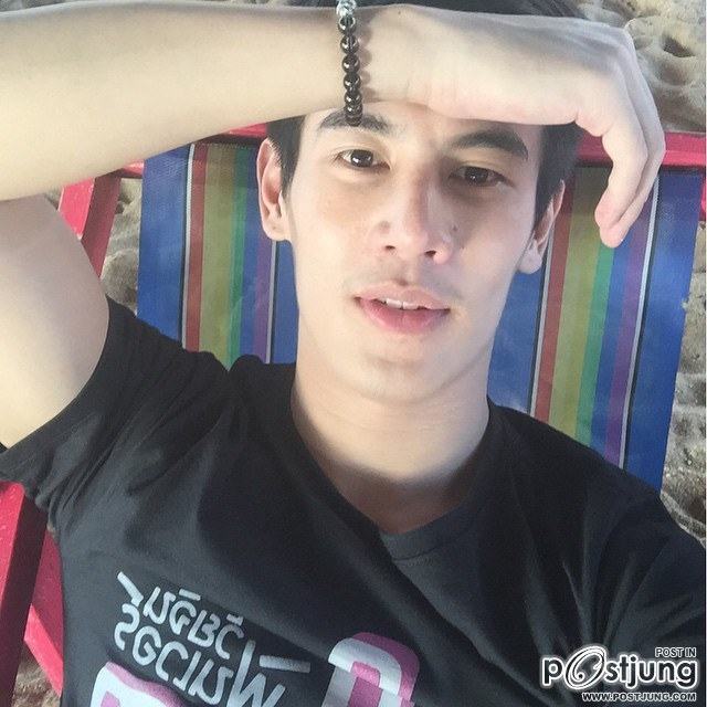 หนุ่มหน้าใส IG@AOFKORAWIT