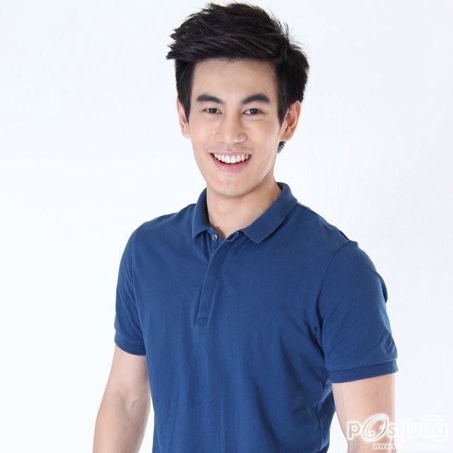 หนุ่มหน้าใส IG@AOFKORAWIT