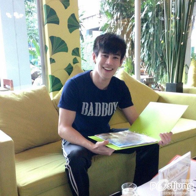 หนุ่มหน้าใส IG@AOFKORAWIT