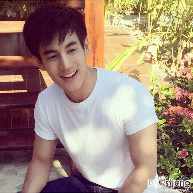 หนุ่มหน้าใส IG@AOFKORAWIT