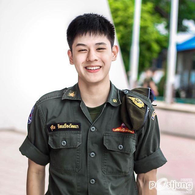 หนุ่มน้อยน่ารักเวอร์ น้องปลื้มIG@PLUEM_PURIM