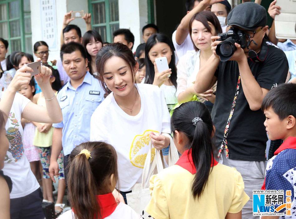 นักแสดงจากละคร ฮัวเซียนกู่ ตำนานรักเหนือภพ ออกเดินสาย