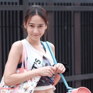 สวยมากใสเวอร์!! ซุปตาร์ "อั้ม พัชราภา" เปลือยหน้าสด เล่นโยคะโชว์ท่ายาก!!