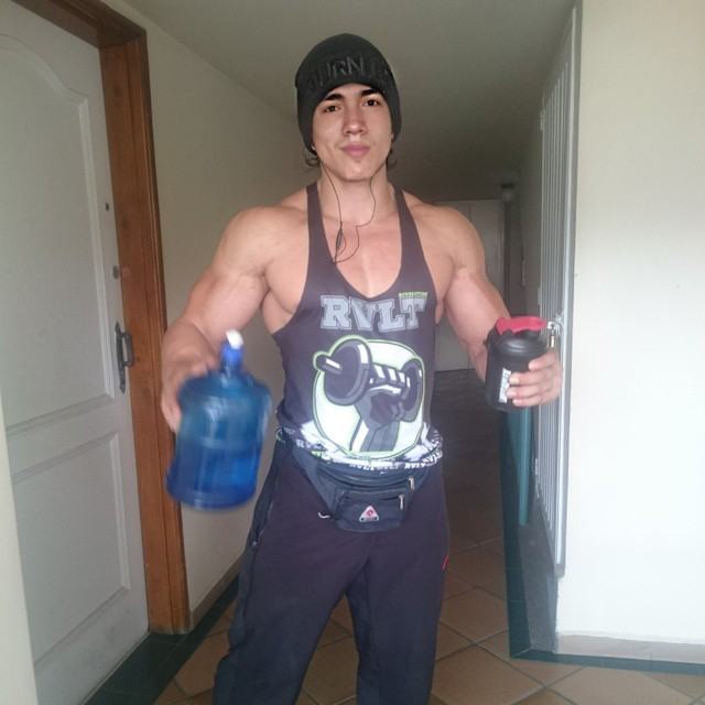 Muscle men From IG 284