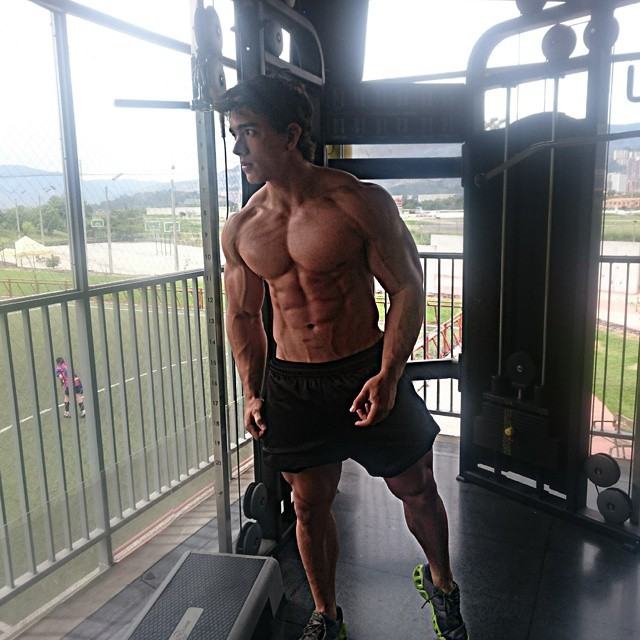 Muscle men From IG 284