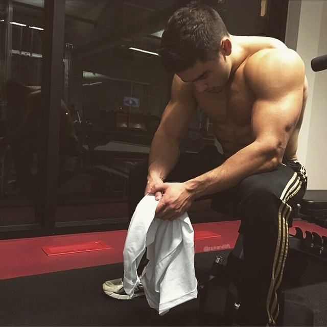 Muscle men From IG 285