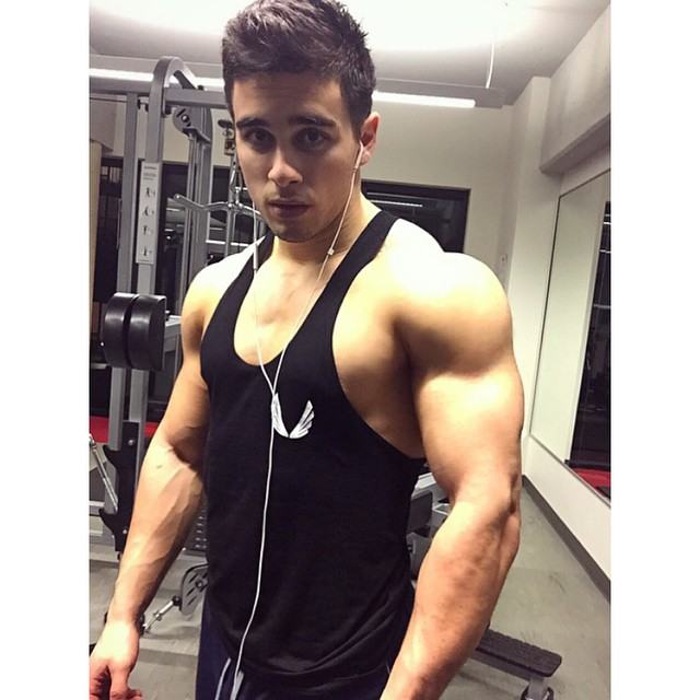 Muscle men From IG 285