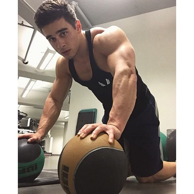 Muscle men From IG 285