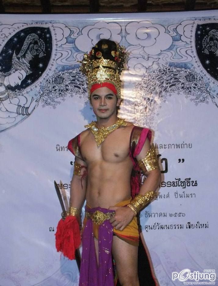 หนุ่มๆชุดไทย