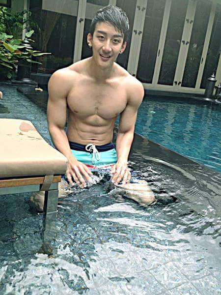 หนุ่มน้อยน่ารัก
