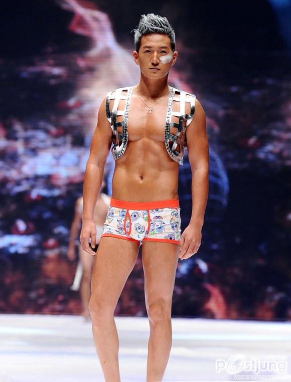 Bench Body AW12 Male Underwear Catwalk