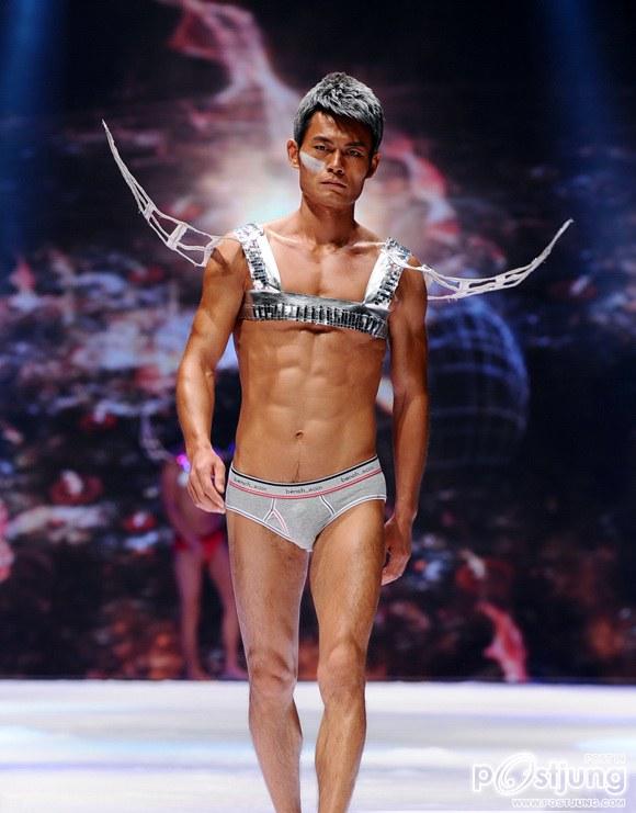 Bench Body AW12 Male Underwear Catwalk