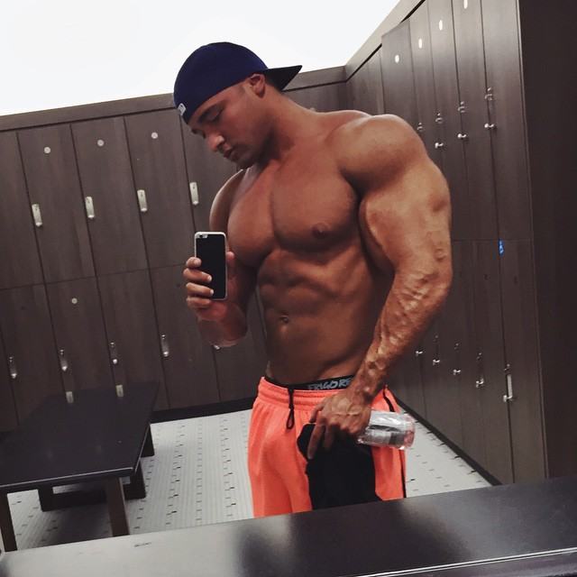 Muscle men From IG 294