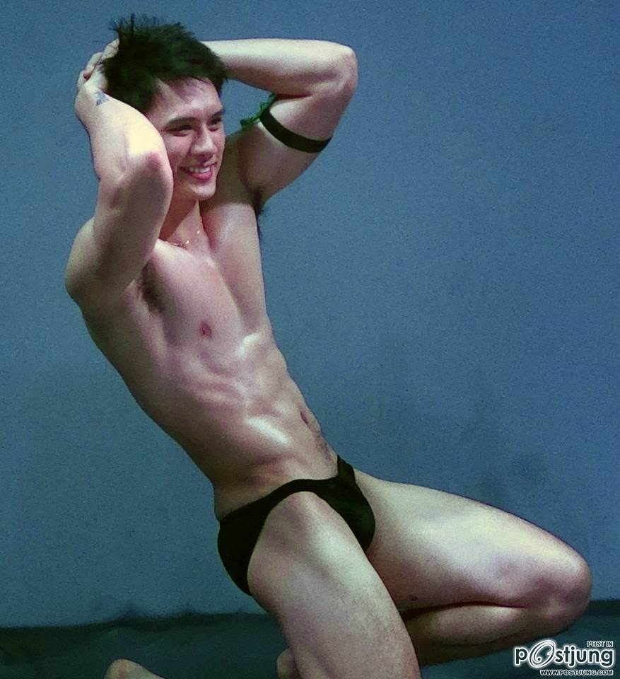 Allen Molina หุ่นแน่นๆ ผิวขาวๆ เนียนๆ ฟินเวอร์!!!!