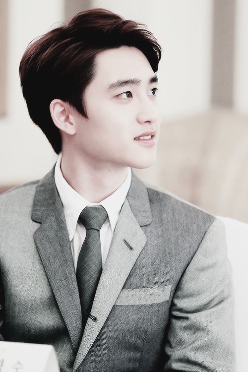 แม่เจ้า ^_^ ใส่สูทเเล้วหล่อขึ้นมาก100%