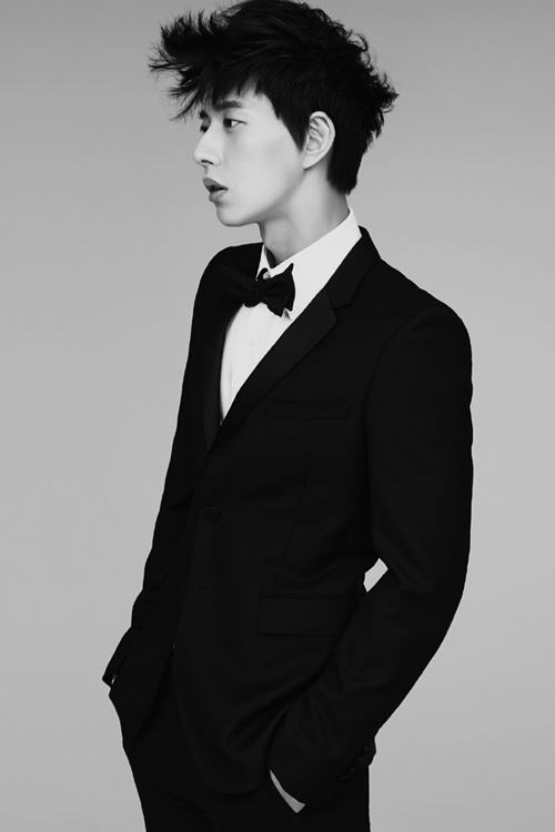 แม่เจ้า ^_^ ใส่สูทเเล้วหล่อขึ้นมาก100%