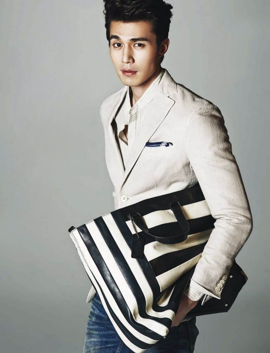 แม่เจ้า ^_^ ใส่สูทเเล้วหล่อขึ้นมาก100%